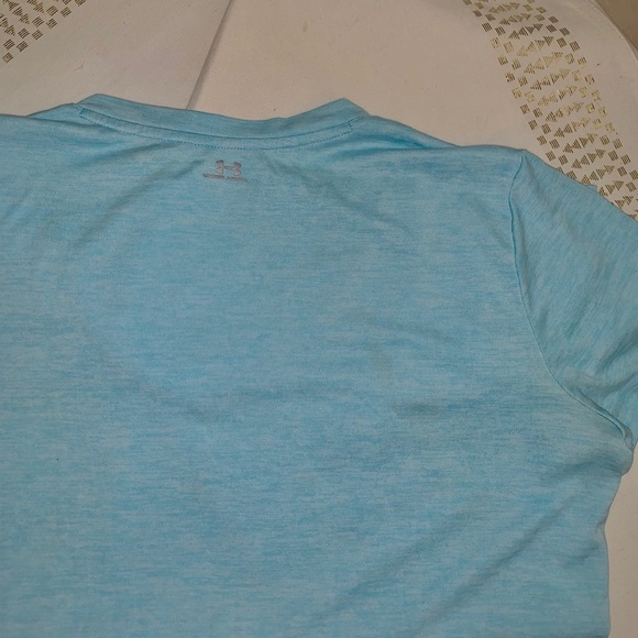 Under Amour light blue V-neck top - Picture 4 of 4